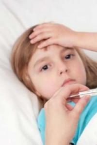 Bir çocukta gözler ağrıyor: ağrı türleri, belirtileri, nedenleri, tanı ve tedavisi
